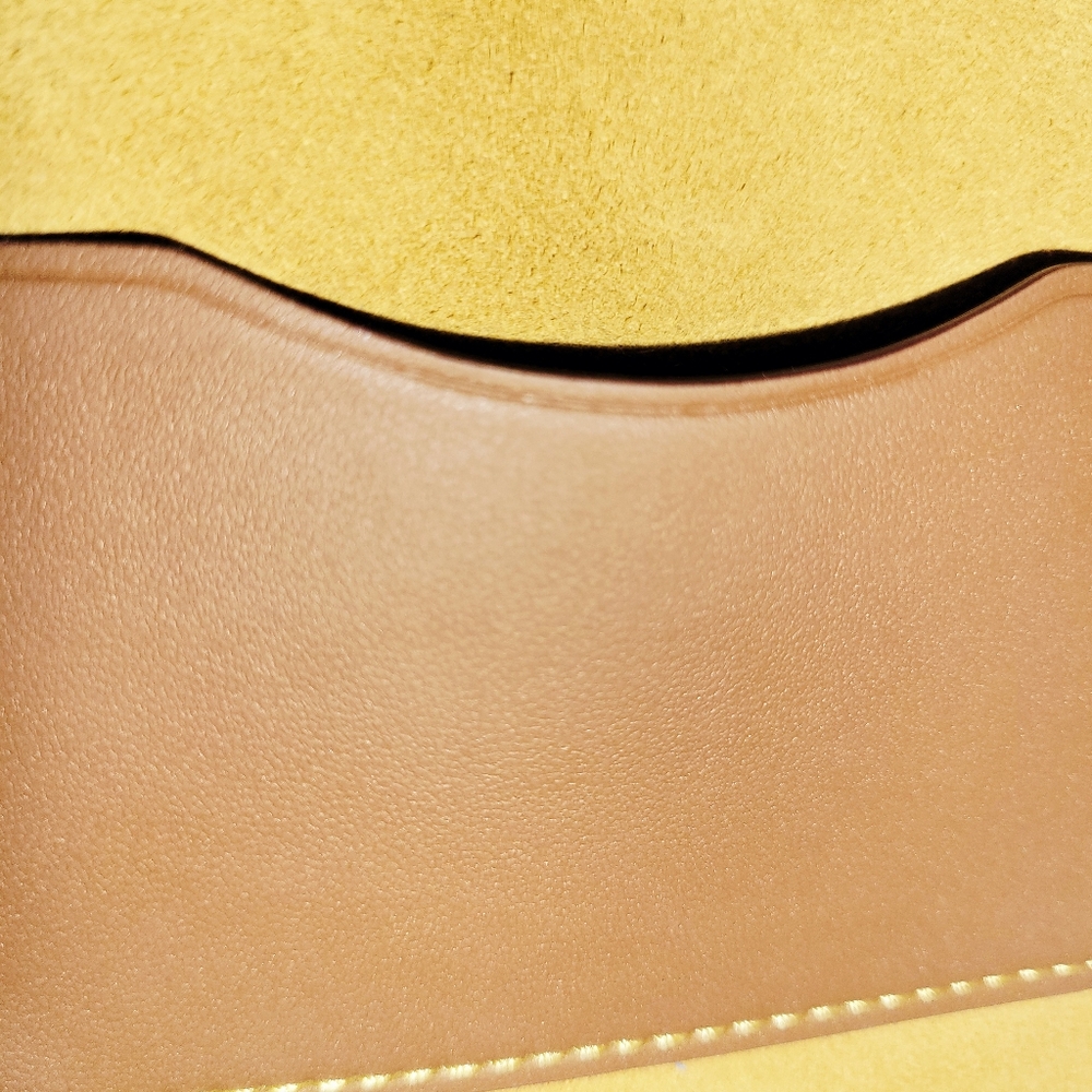 Coach Rogue - Picture 7 of 10